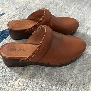 Madewell Brown Leather Clogs in Size 8